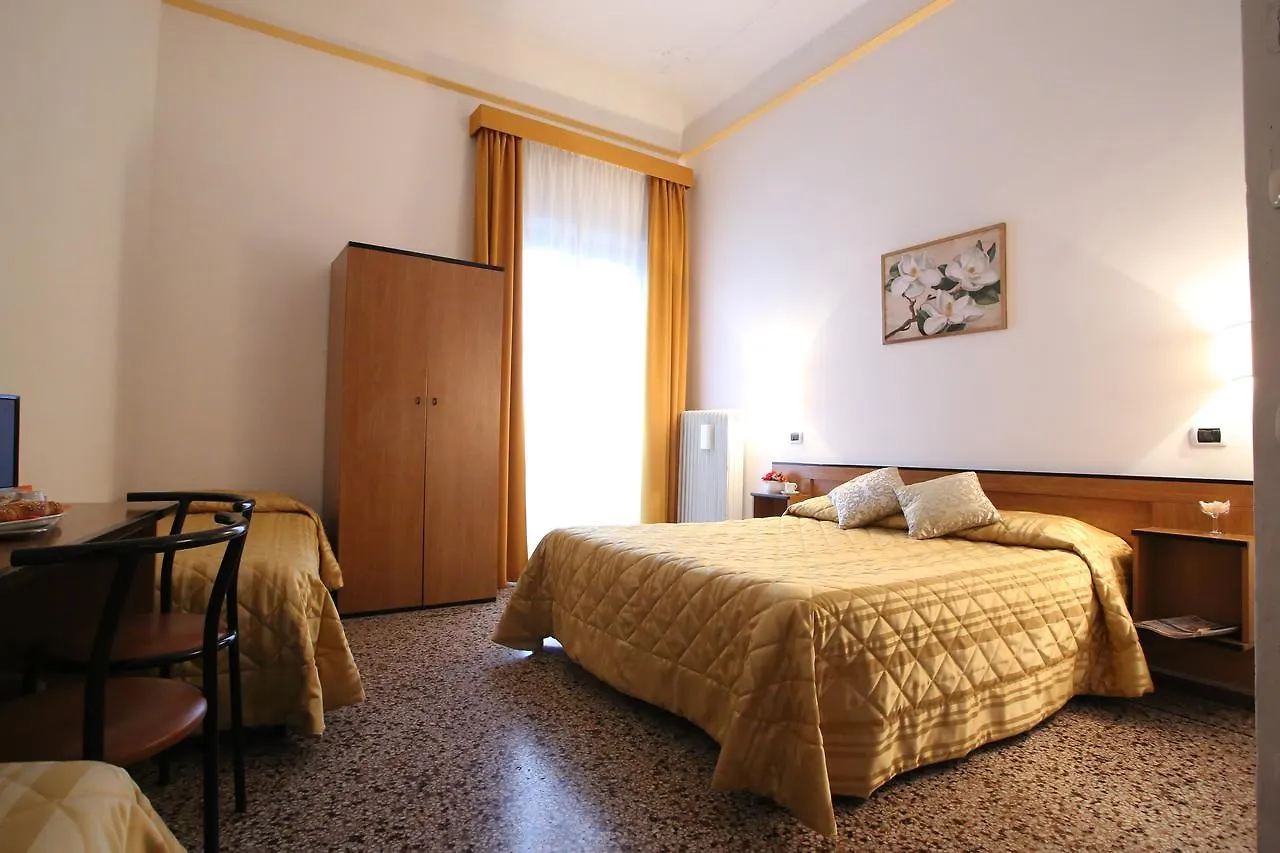 Hotel Casa Del Lago Florence