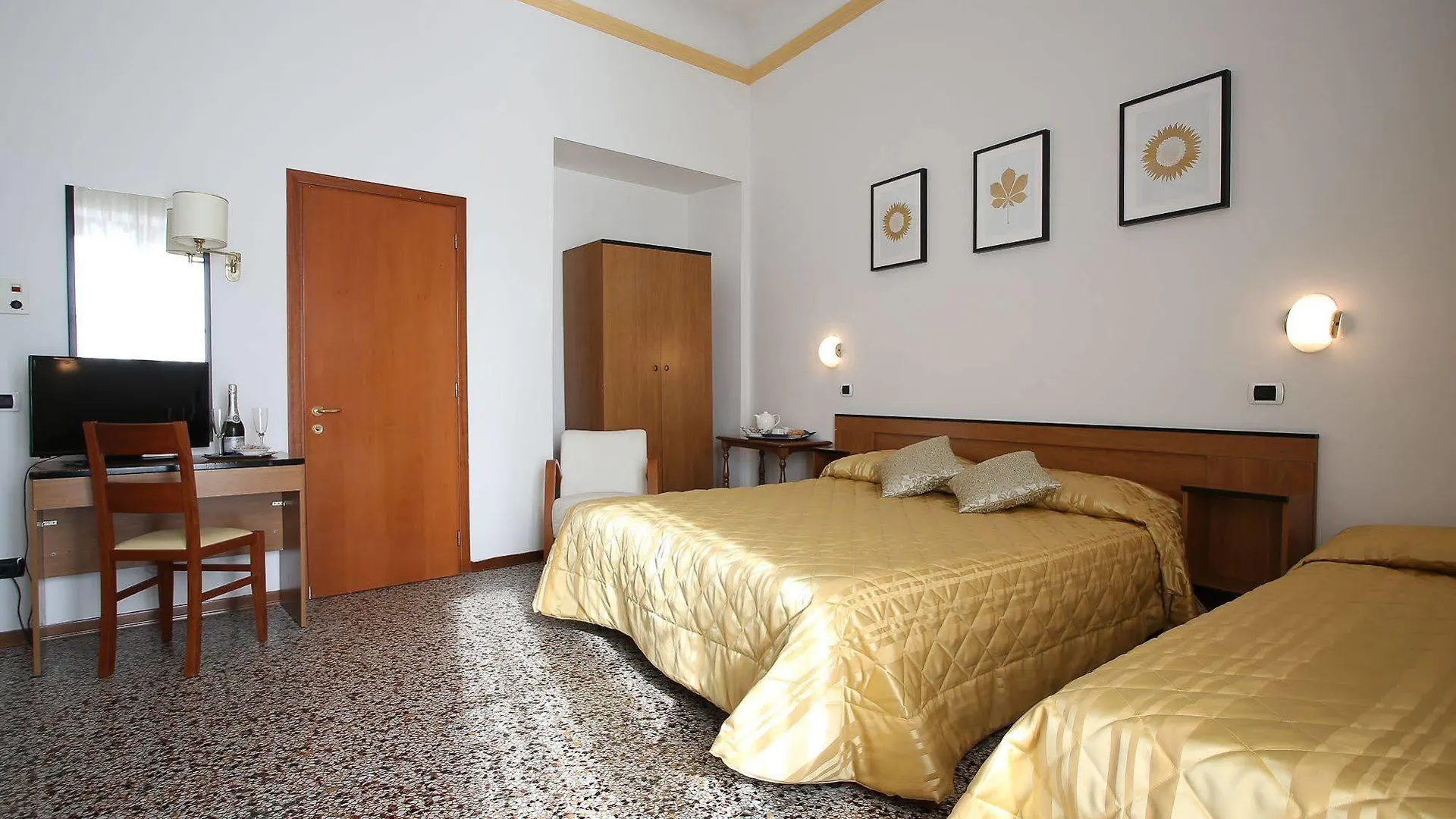 Hotel Casa Del Lago Florence