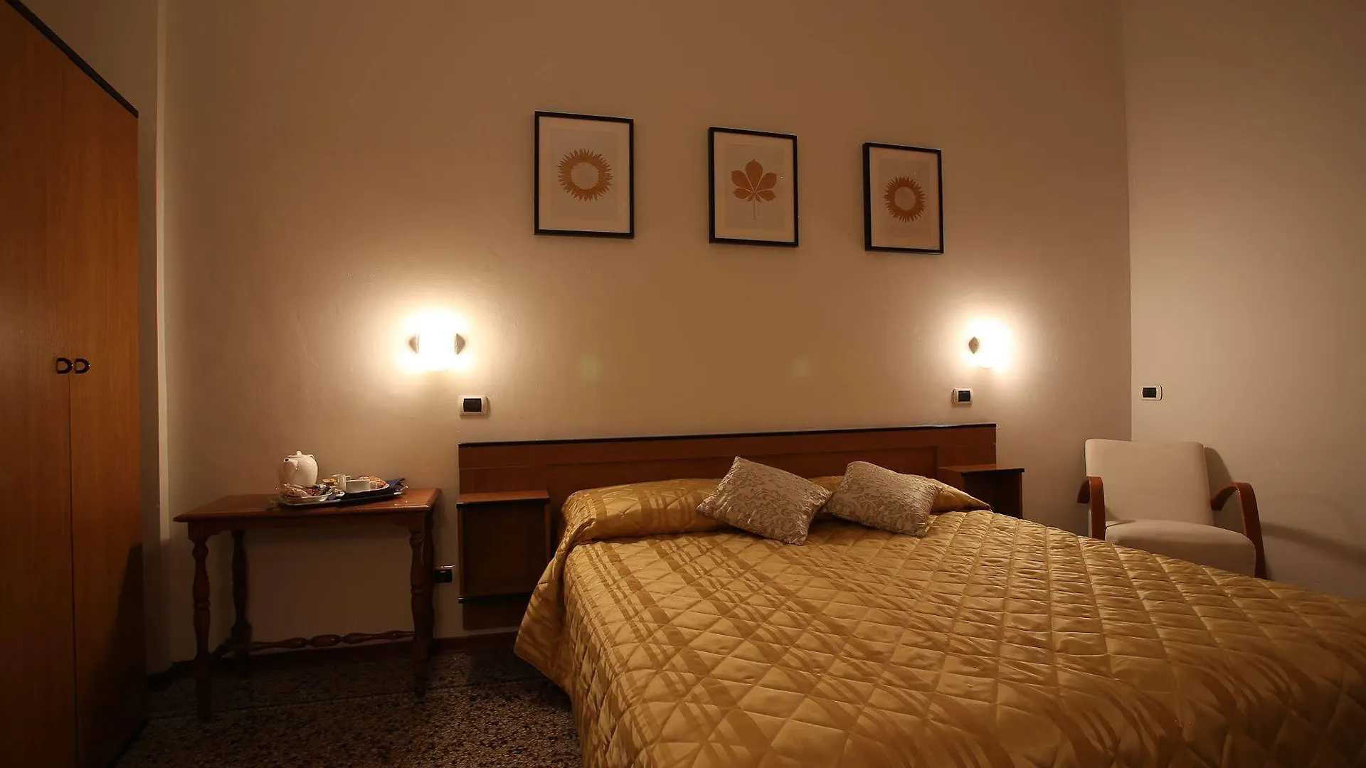 Hotel Casa Del Lago Florence